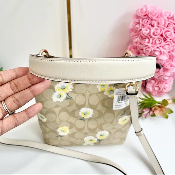 NEW Coach Small Town Bucket Bag In Signature Canvas With Daisy Print - Picture 6 of 12